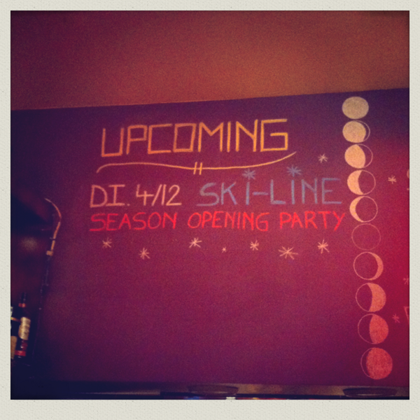 Skilinetweet's tweet photo. 4 december, eclips it's on! http://t.co/xrhwhLFc