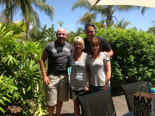 MarshallGray's tweet photo. Great morning catching up with @Pauldejongnz @mareedejong Amazing inspirational leaders. #whatanhonour http://t.co/bP9j0aAb