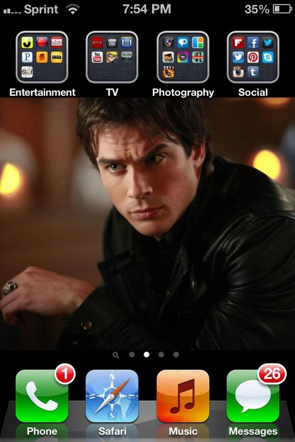 3erikaelizabeth's tweet image. Geez popular much ?? 26 texts in 30 min ??? #leavemealone #nicebackground :)