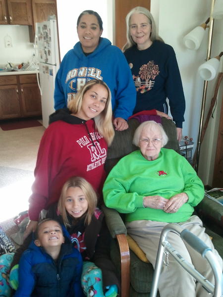 macnmariah's tweet photo. Family time with grandma http://t.co/ddiRRC47
