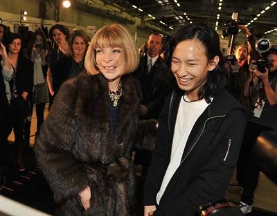 AnnaWintoursBob's tweet photo. A new era for #Balenciaga has begun. http://t.co/5dL2Hr29