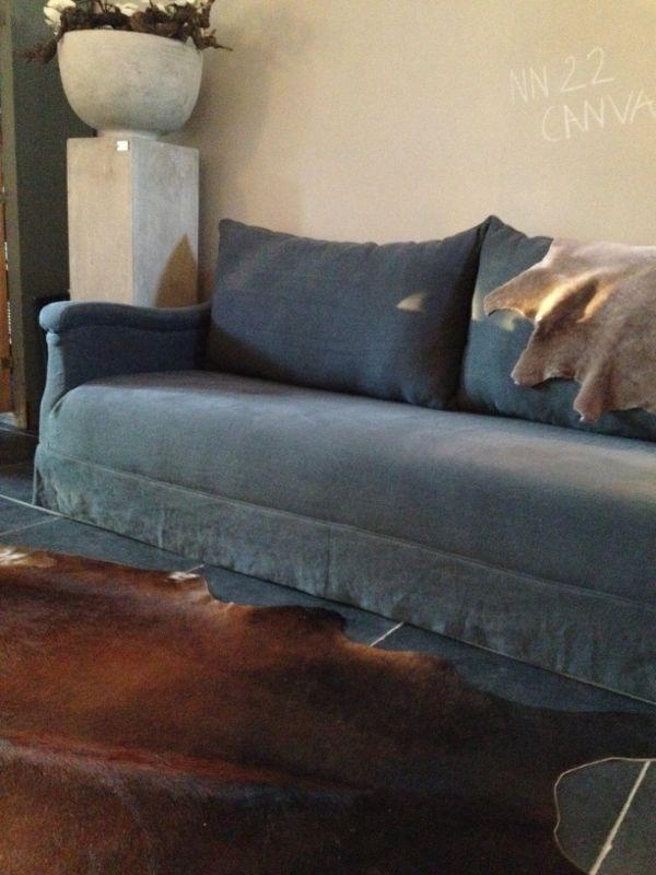 Vandaag hebben wij de Huygen bank van #jobinterieur een mooie plek gegeven op de begane grond! Ginterieur #Amerongen