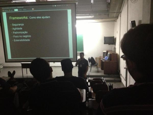 analogiait's tweet photo. Palestra do @JonasErik na #phpconference2012 http://t.co/H7u0TvbK