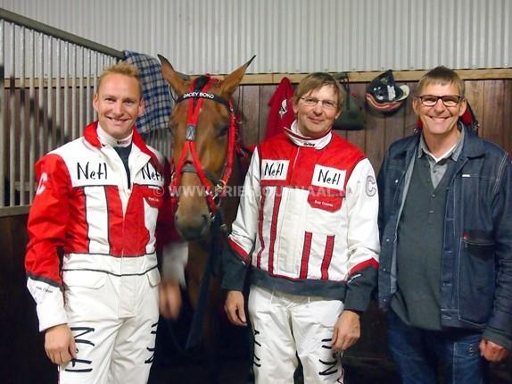 Friesland laat de paarden draven. JousterMerkeKoersen en FrisianAscotDay <a href="/VictoriaparkVpw/">victoriaparkwolvega</a> friesjournaal.nl/archief/friesl… #fj