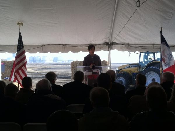 KimReynoldsIA's tweet photo. Today is a great day for Iowa as @DuPont_News breaks grounding the world's largest cellulosic ethanol plant. http://t.co/ilqvlZox
