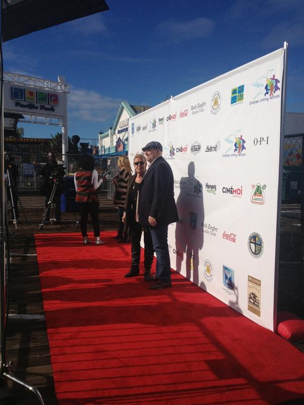 BTS_Prevention's tweet photo. @Rabbi_Mark and Harriet walking the red carpet at #thedayofthechildren event on the Santa Monica pier! @BeitTShuvah http://t.co/p4gMOkFn