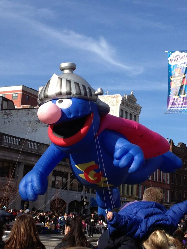 BalloonParadeCT's tweet image. @zipporahs: Super Grover ruled at the #UBSParadeSpectacular in #Stamford