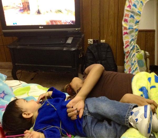 TinaDaaBoss's tweet image. My favorite people watching tori play cod2 @CuteBabymomma #Military4