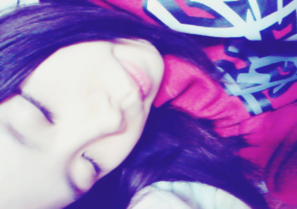 dancesul's tweet image. 자야하는데....노래만무한감상중크윽-_-;;; 꿀잠고고띵하러~~~~