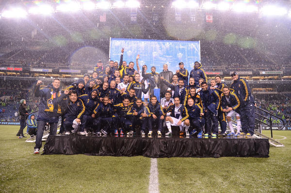 LAGalaxy's tweet photo. #PlayLikeAChamp #MLSCupRepeat #ThisIsLA http://t.co/QYDMS2IF