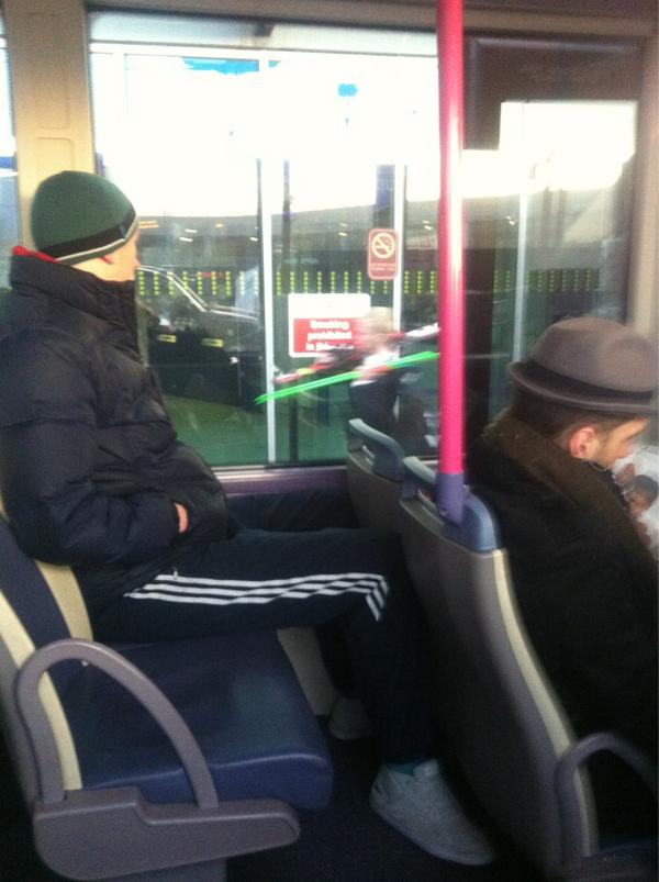 EmSkiCross's tweet image. #Randomspot! You don't see that often in the UK...a kid on his way to school with his skis and poles!