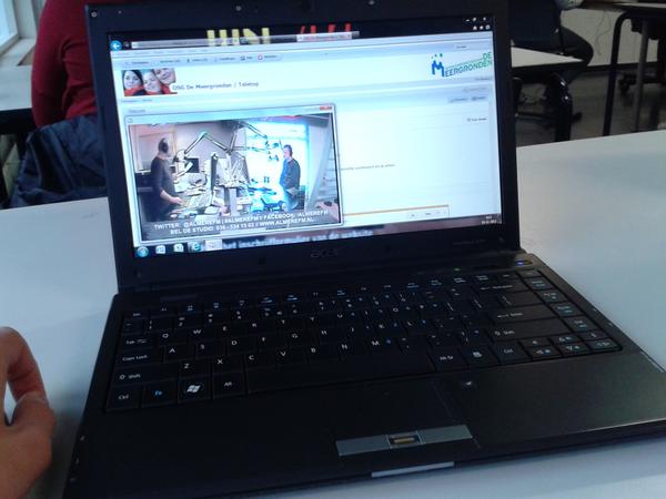 TimBloemersFM's tweet image. In de les kijken/luisteren naar #GoedemorgenAlmere #AlmereFM