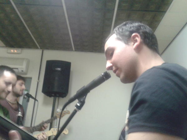 SideburnsVanity's tweet photo. Will serio, cuando se ha visto eso? En los conciertos,SOLO en los conciertos http://t.co/RY8hPYKK