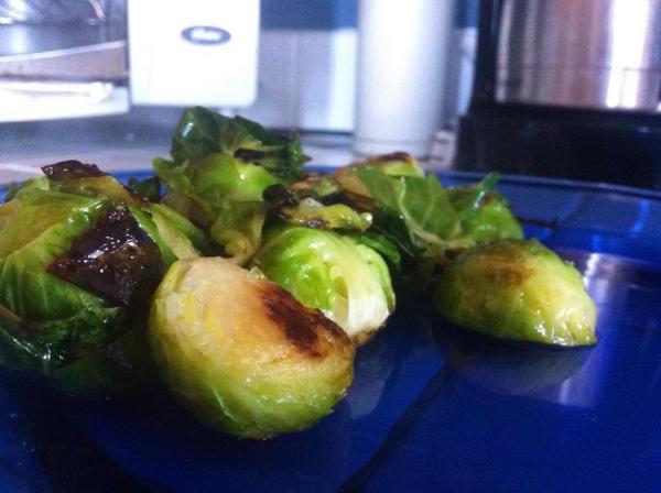 only_paleo's tweet photo. Who else hated these green gems because their parents cooked the living daylights out of them? #noteethrequired #paleo http://t.co/1FjxARvk