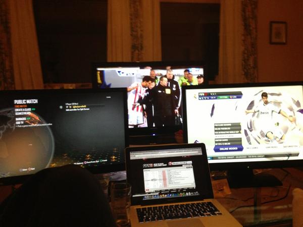 DaBergNiel's tweet photo. Rolig kveld, Rozh is makin' money. #bo2 #fifa13 #virgingaming http://t.co/Z9eCgPWu