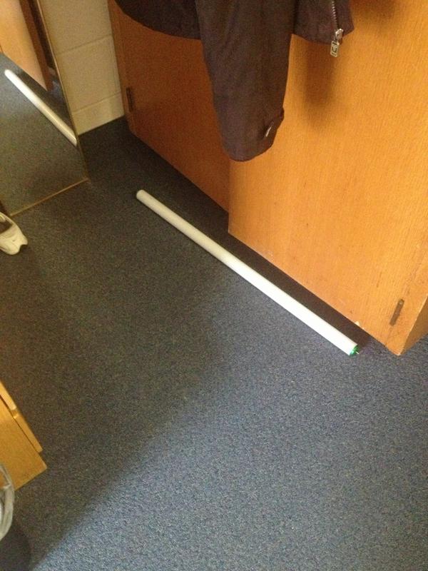 callipygian_grl's tweet image. hold up let me turn on the light, oh wait #resproblems