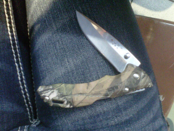 southerndrawll's tweet image. My new toy #camo #buckknife #countrygirl