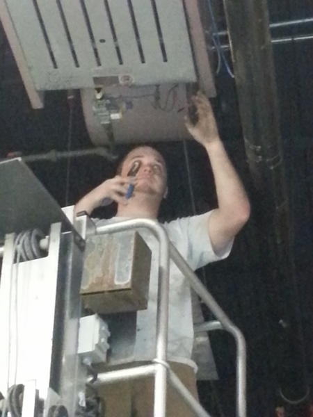 thereisnocold's tweet image. Ol zachford playin electrician #wedoeverything