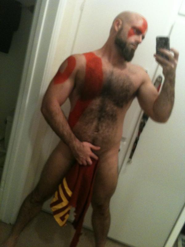 Dartrath's tweet photo. I had the ink on... Why not: If you found Kratos on Grindr http://t.co/E3EgeTaq