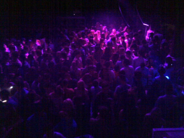 DaveTheRave27's tweet photo. @Matt_Kingsland The gay clubs are rocking because of the the gay virsion of the wanted http://t.co/F8mGUKKg