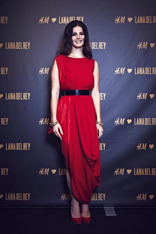historie Hvilken en fugtighed LanaDelRey Singapore on Twitter: "RT @LanaQuote "I got my red dress on  tonight." — http://t.co/nogndDND" / Twitter