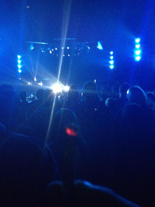 j_tr4n's tweet photo. That was a close call! #redhotchilipeppers #faded #betterthanwiz http://t.co/0JrTdgCP