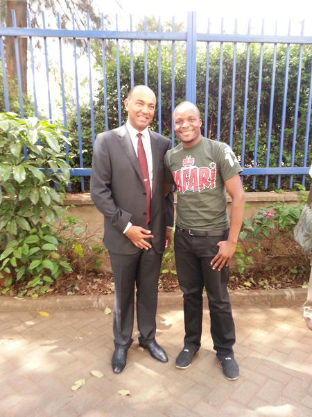 JalangoMwenyewe's tweet image. With Mr president #tunawesmake @Peter_Kenneth