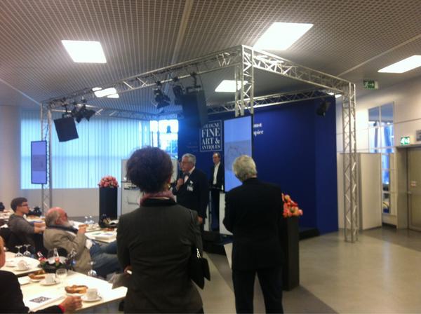 B. Livie plaudert gerade aus dem Nähkästchen. #Zuschreibungskrimi #cofaa #pk