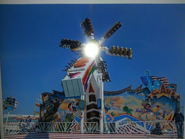 Radio535's tweet photo. Brabant: Valse start voor Tilburgse kermis 2013 http://t.co/sXv2hGQ4 http://t.co/OsgyEine