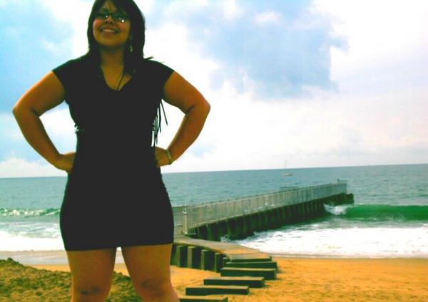 breandastarr's tweet photo. Fun times at the beach lol C; #MILFsRock http://t.co/Pzw1wh3T