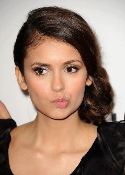 So do u like Elena as a vampire or human? RT for vampire and Favorite for human. I'm really curious actually :o