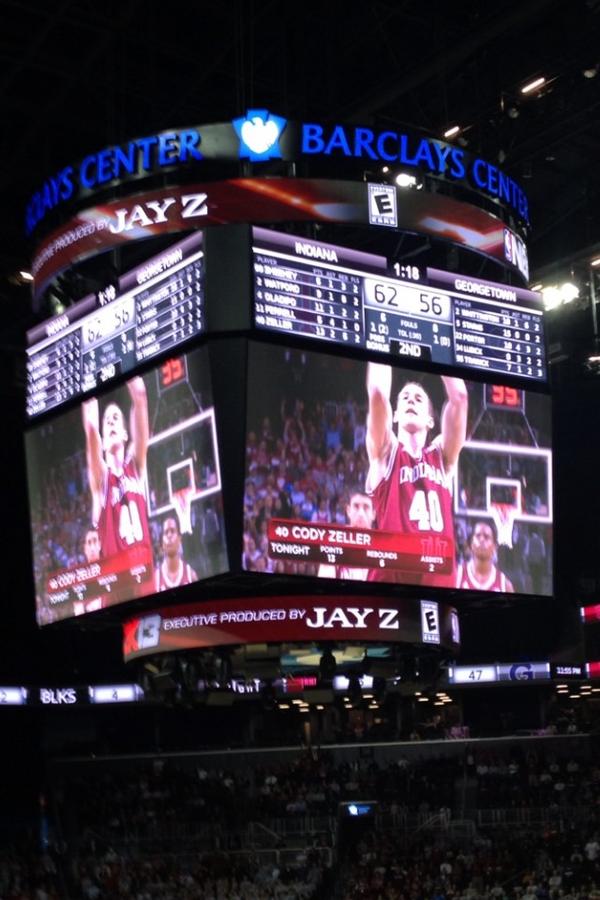 Zeller with the clutch free throws. IU wins it. #legendsclassicchamps