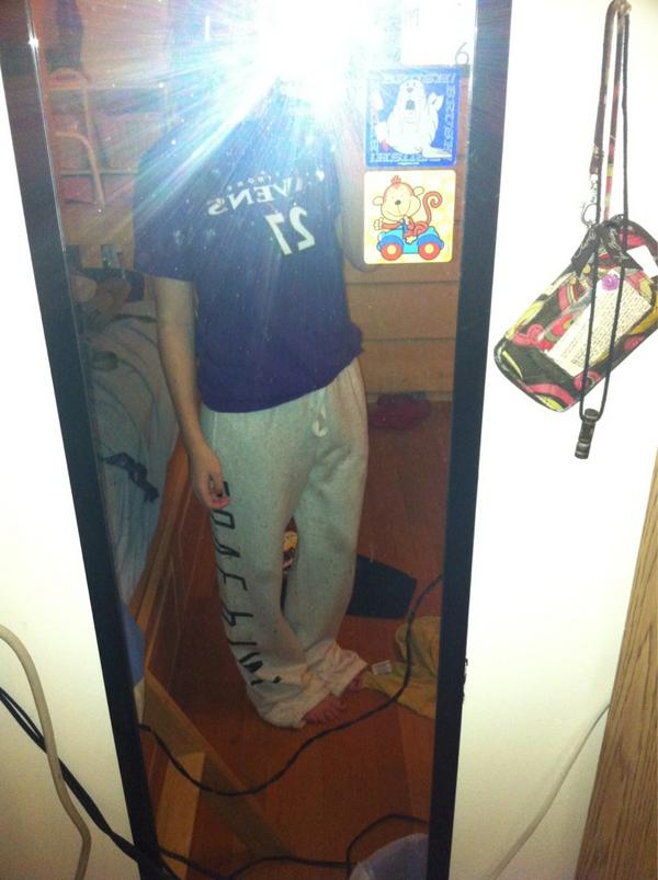 ericaflister's tweet image. they're so long 😂 #midgetproblems