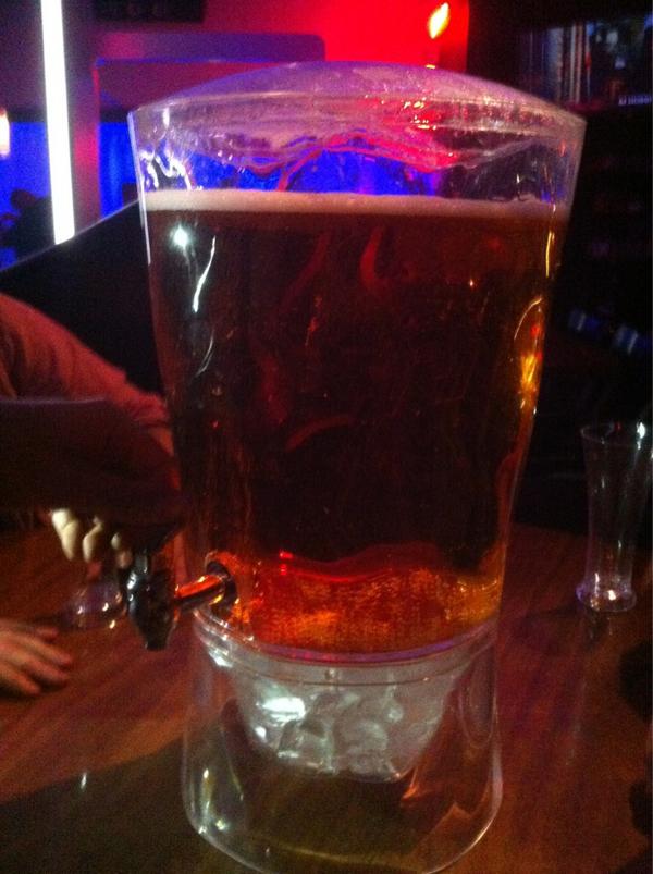 Max_trembl's tweet photo. Comment se sentir mal le lendemain matin! #peurdulendemain #hangover http://t.co/v3oxHmYI