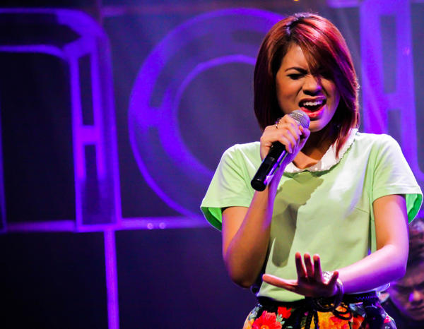 Foto waktu studio orange <a href="/Latinka/">Latinka Stephanie</a>