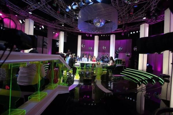 7adisElBalad's tweet photo. ... and I'm back ! Watch me tomorrow night on @MTVLebanon with @MonaAbouHamze . Don't miss this comeback episode ;) http://t.co/nYpNttYI