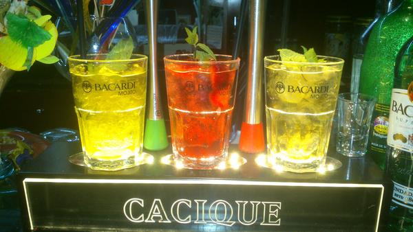 kjuan2's tweet photo. Que ricos! Estos mojitos http://t.co/9JQrYAXf