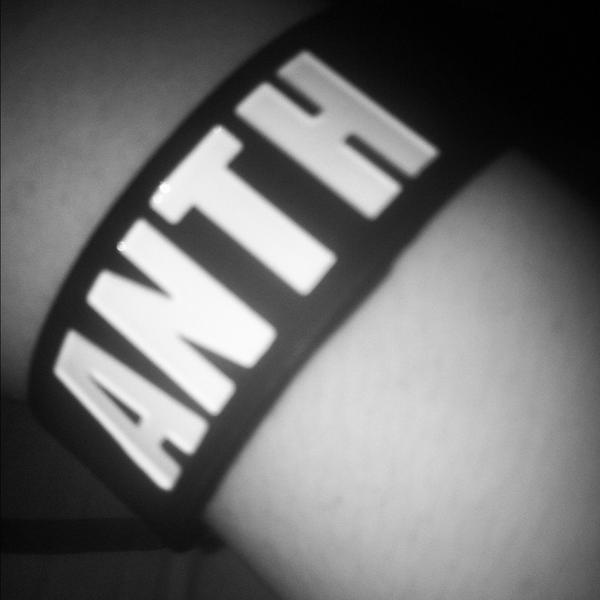 ItsLauraaaa_'s tweet photo. @AnthMelo follow me? I have your bracelet!:D http://t.co/Xs98oYJq