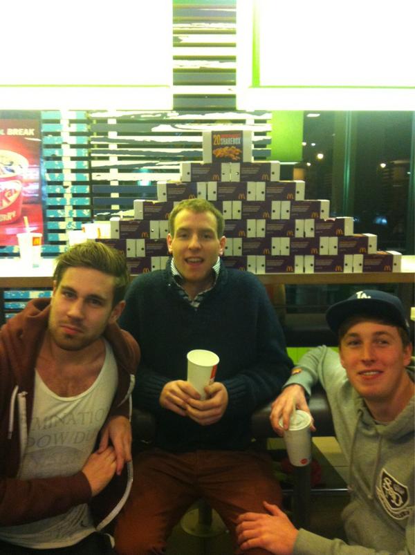 TbMeat's tweet image. #100Deep #LiveTweet you heard it here first order of merit in front of the nugg pyramid. @Chris_Templar @JLB_FC