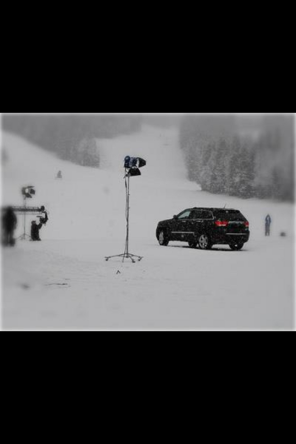 SkiNakiska's tweet photo. Amazing #winter weather out here! Perfect day to film a @jeep commercial! #nakiska #jeep @PowderMatt @goskialberta http://t.co/Wz9hJ1N2