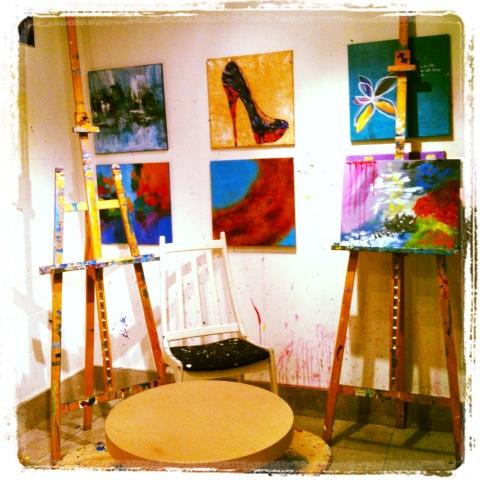 AntonellaL_83's tweet photo. Paintlounge time! http://t.co/pz8BxIj3