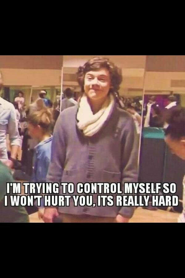 flopyvalle's tweet photo. "The guys of that band One Direction are so ugly and they cant sing" ME: http://t.co/dF8waqZC