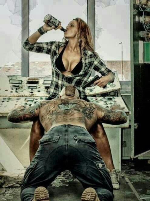 BlackRouseDaRK's tweet photo. Buenos dias! Y tan buenos si... Jajaja http://t.co/wkF2CGKi