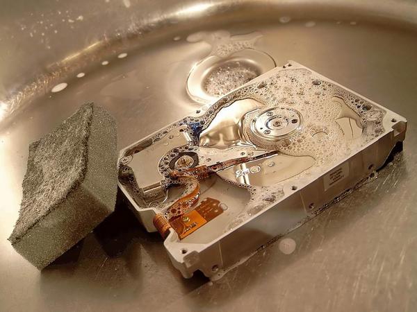 TRCDataRecovery's tweet image. This is definitely not the way we would suggest wiping your HDD.. #LowLevelFormat info: how-to-erase-hard-drive.com