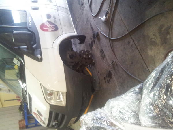 NealJones5's tweet image. Brakes sorted now need new tyres. #constructiveday #nobroadbandforanyonetoday