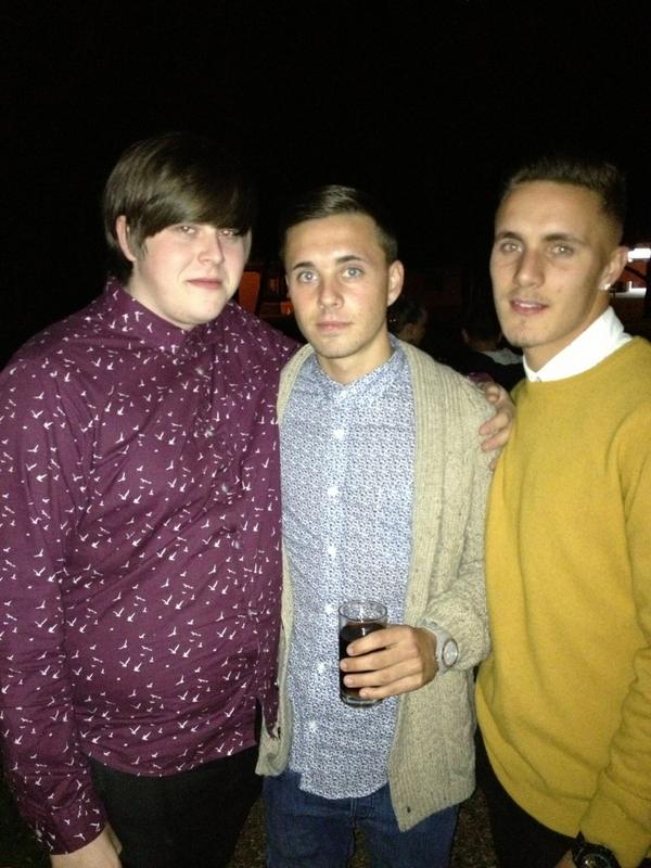 TimSpash's tweet image. Middle man