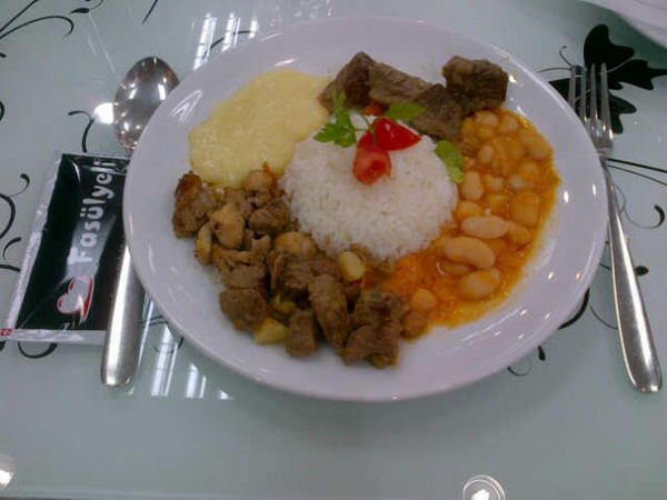 Fasulyeli'de gunun tabagi. Aksam servisimiz ile hizmetinize devam ediyoruz..