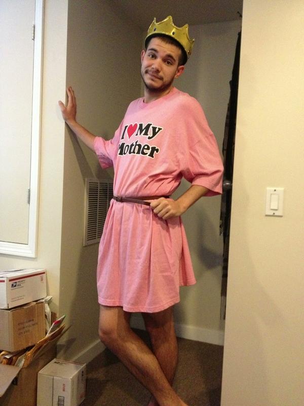 tyleroakley's tweet photo. I'm thankful for my roommate @koreykuhl because he's walking around the apartment dressed like this. http://t.co/G77bfKqv