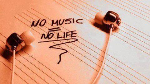 FaalEnSwagg's tweet photo. No music = no life #LoveMusic! #FaalEnSwagg http://t.co/qoWQ8t9n