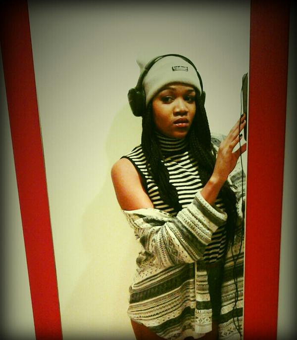 lena_liefa__'s tweet image. Outfit #1tell me if u guys like it 
Beanie +timbs